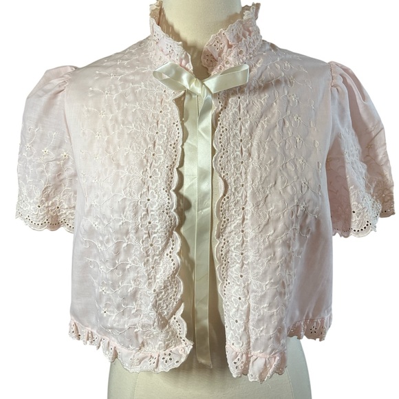 Gilligan & O'Malley Other - Gilligan & O'Malley Pink Vintage BedJacket white embroidery ribbon detail size S